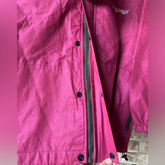 FroggToggs women’s aPink rain Jacket - Picture 7 of 16